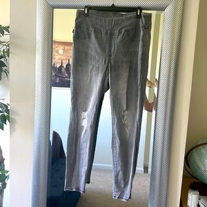 Gray distressed jeggings